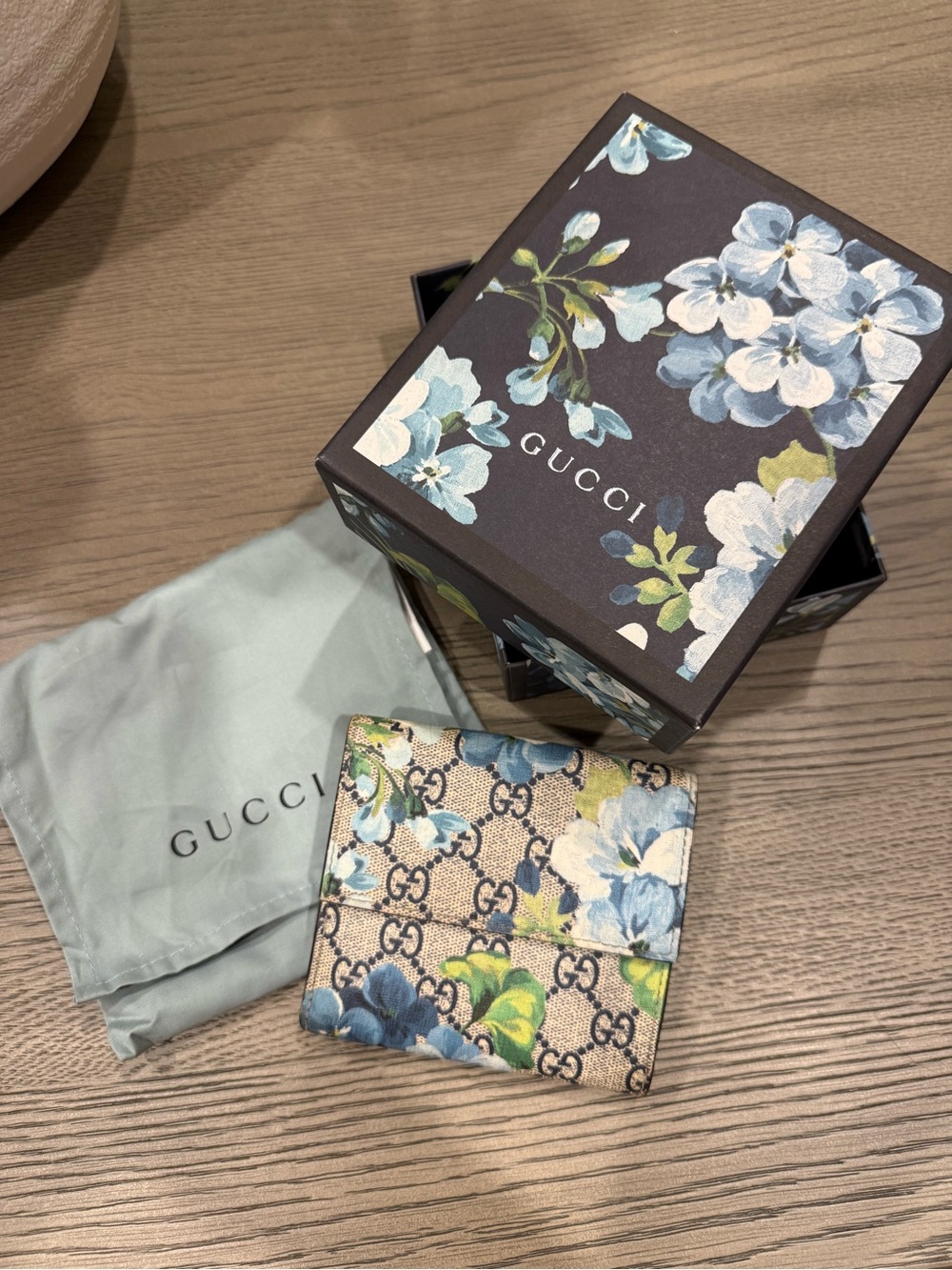 Authentic Gucci Floral GG Compact Wallet